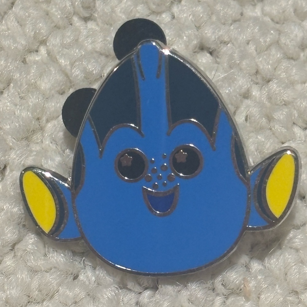 Disney Wishables Dory Pin Finding Nemo